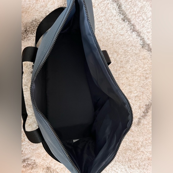 COACH- Fragrance Tote Bag / Weekender Duffel Travel Sports NWT - Picture 10 of 13